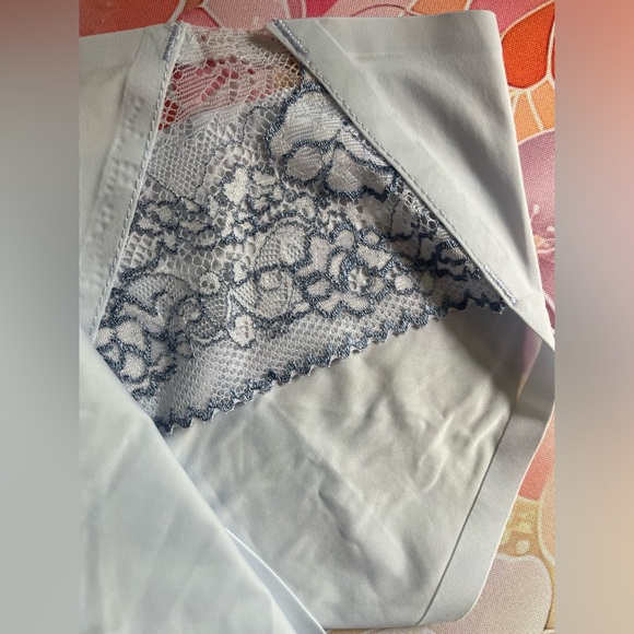 Simons/NWOT 3 pairs Lace laser-cut hipster - Picture 6 of 6
